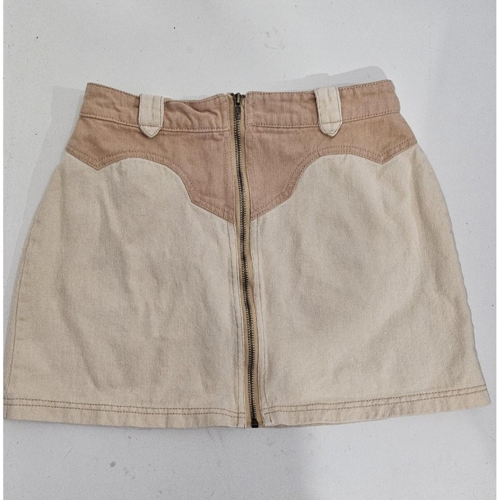 Love Riche Beige and Light Tan Two-Tone Front Zip Mini Skirt